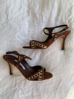 Vintage Manolo Blahnik Suede Grommet Peep Toe Slingback Heels Cream Tan Brown